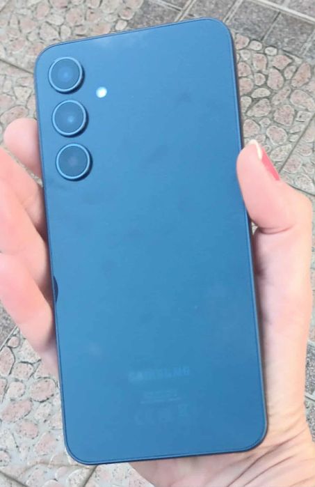 Телефон SAMSUNG A35