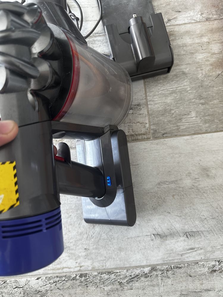 Dyson V8 Absolute