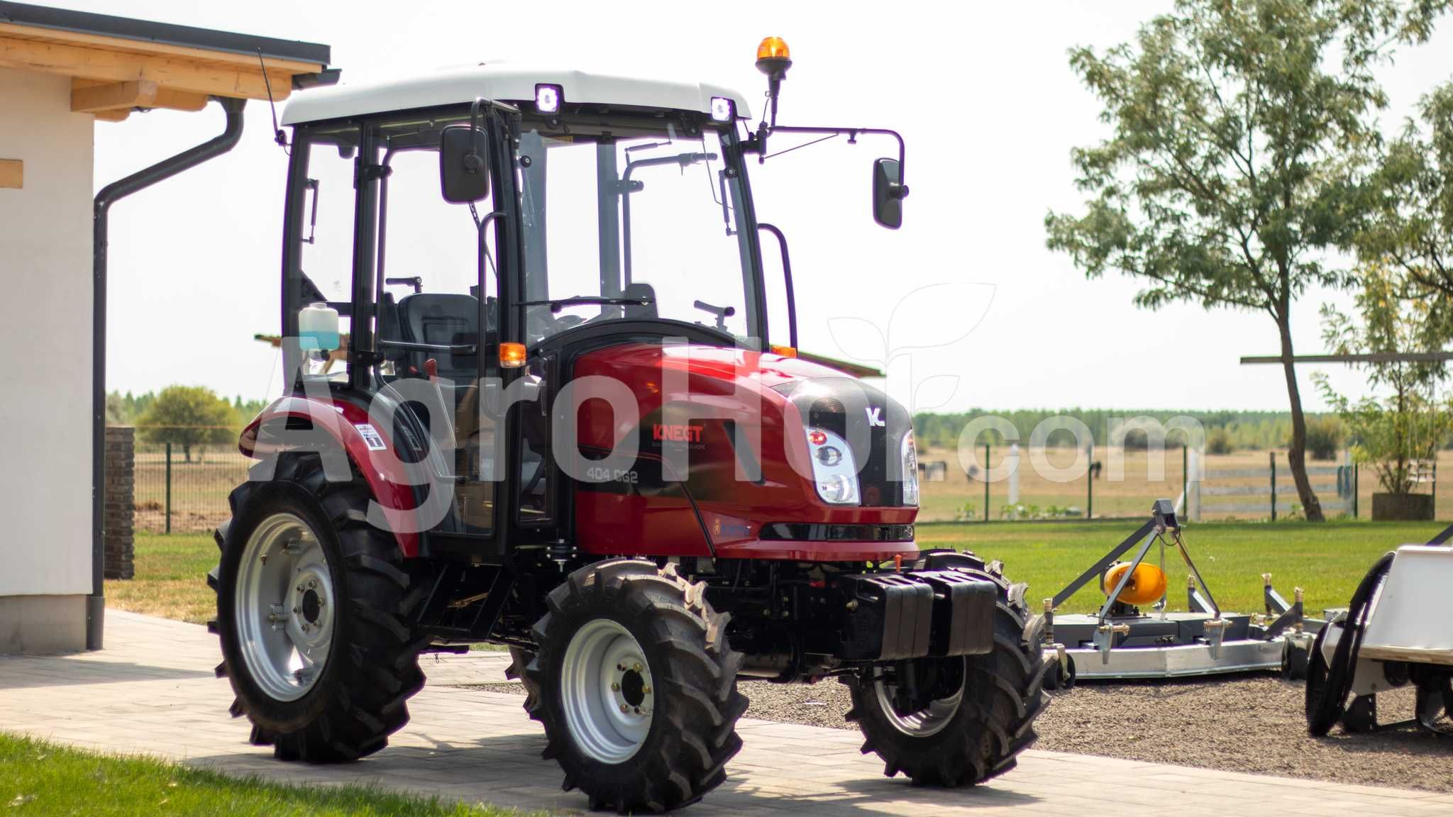 Tractor cu cabină 40 CP / Knegt404G2