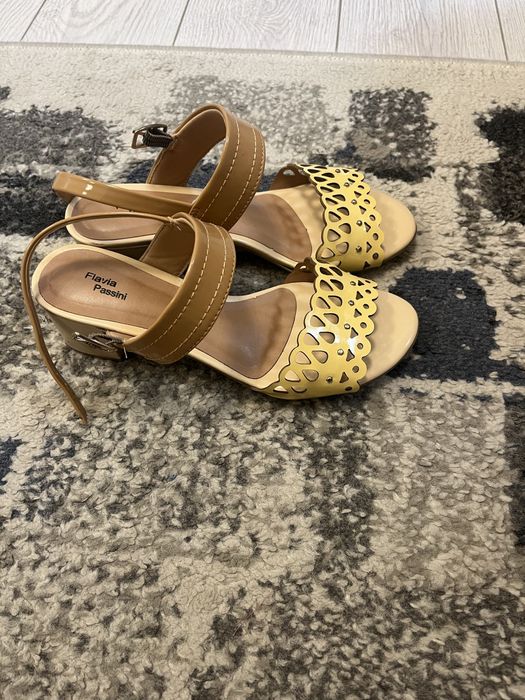 Sandale din piele naturala