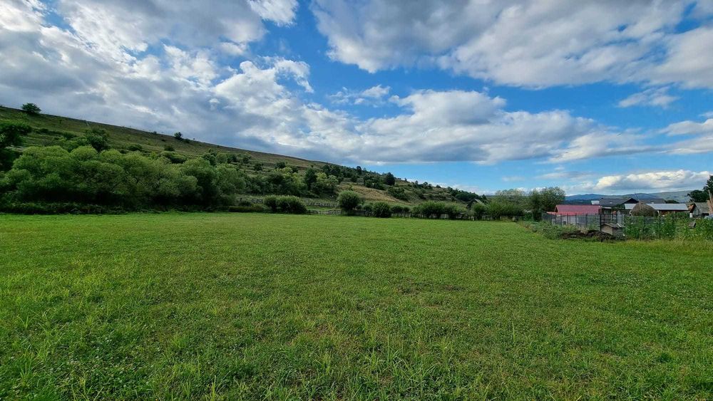 Teren intravilan Toplita, drum asfaltat, 5 minute de centru -3 loturi