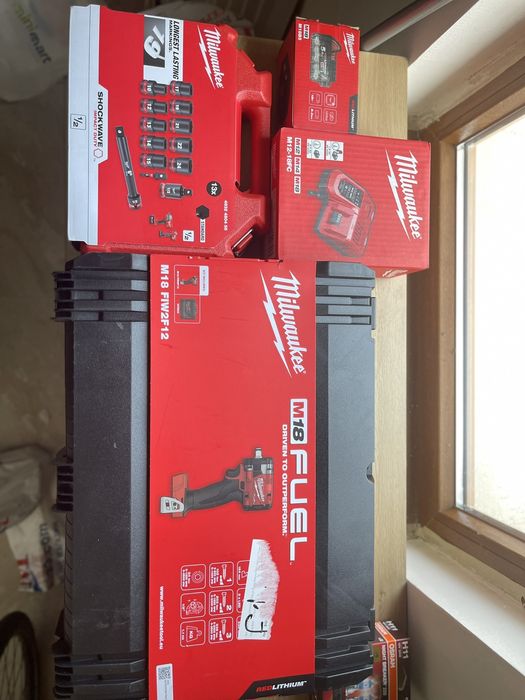 Гайковерт Milwaukke комплект