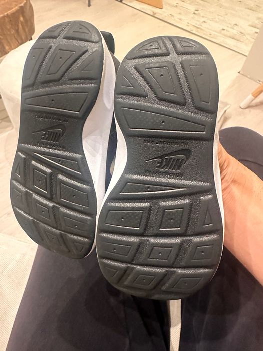 Продавам детски маратонки Nike Air Max Dawn 7C 13 cm, EUR 23.5