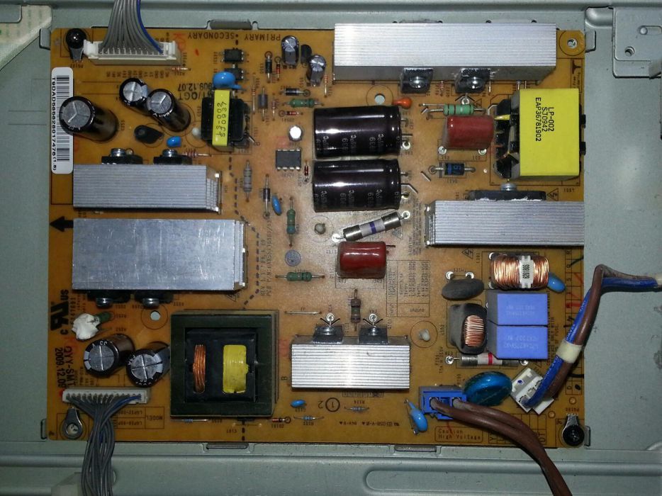 Reparații TV LCD, electronice, calculatoare, instalații electrice