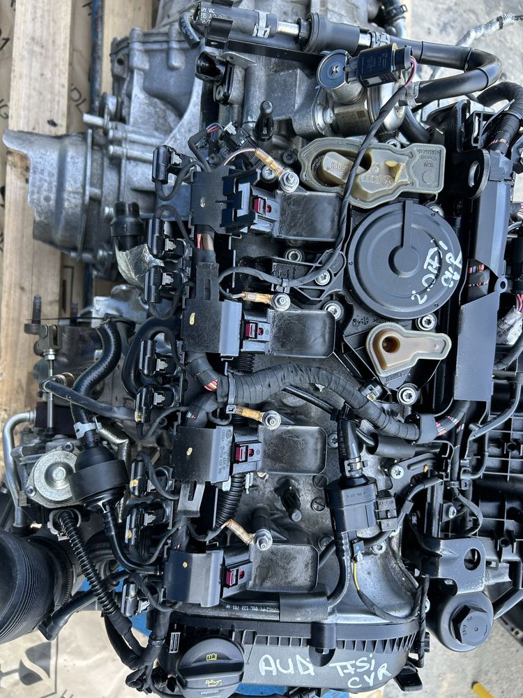 Rampă injectoare completă cu injectoare Audi Q5 2.0 Tfsi 2017