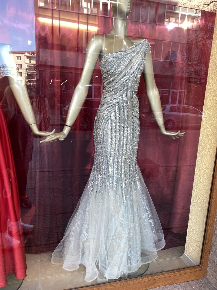 Официална рокля с камъни