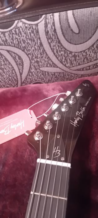Vând/Schimb chitara Harley Benton explorer