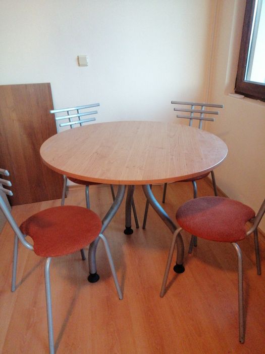 Маса трапезна със столове