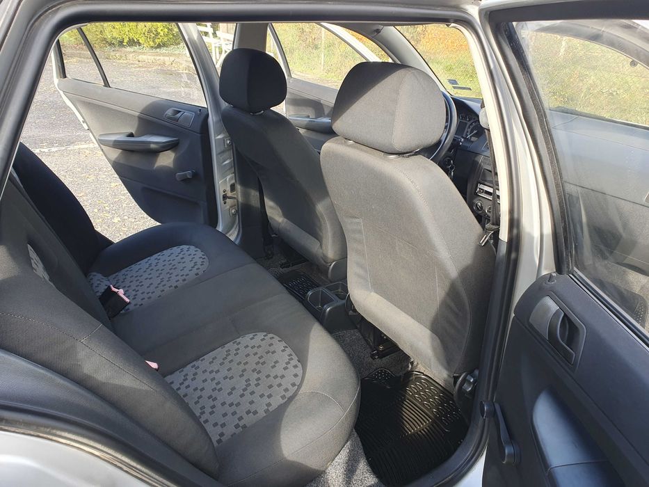 Fabia 2005, дизел, ръчна кутия – поддържана и готова за каране