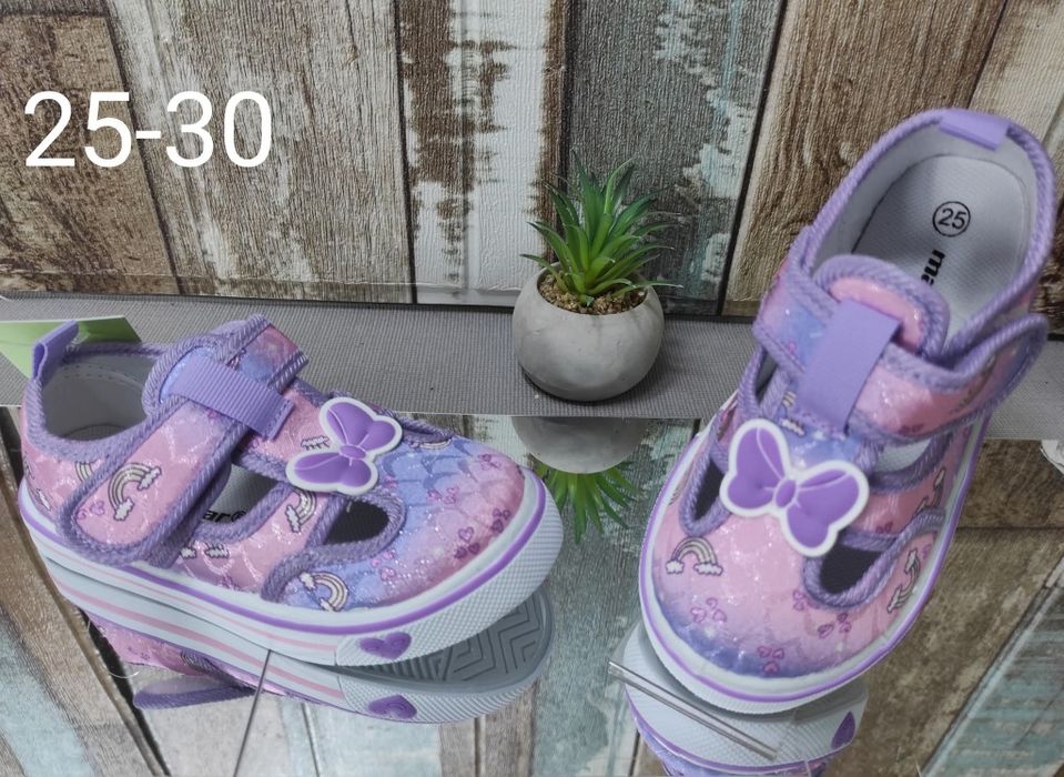 Пантофи за момиче