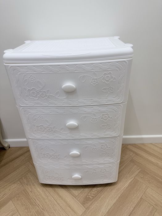 Продам пластиковый комод новый