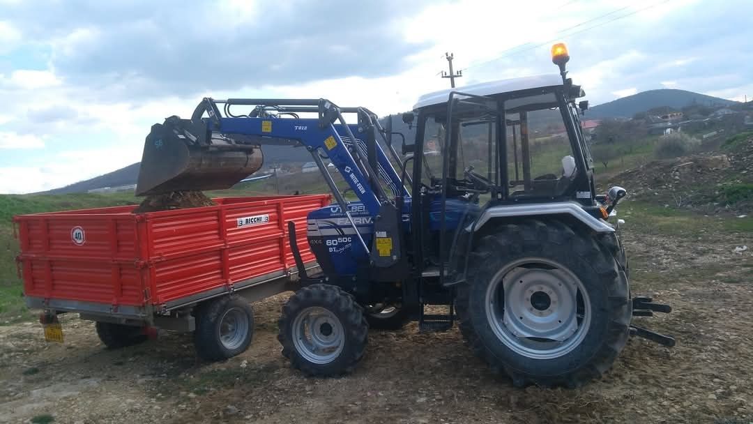 Vând tractor Farmtrac 4x4 46 cp.