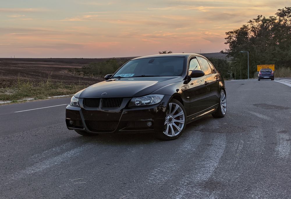 BWM Seria 3 E90 320d M Packet
