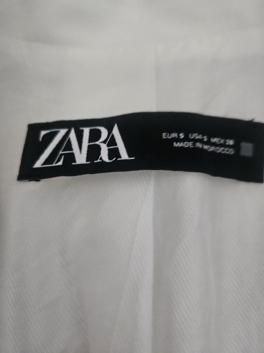 Бяло дамско сако Zara