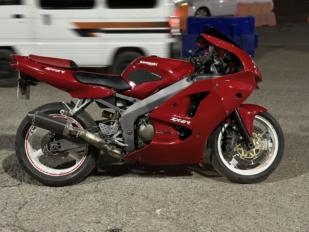 Продам kawasaki zx6r. 600 кубов