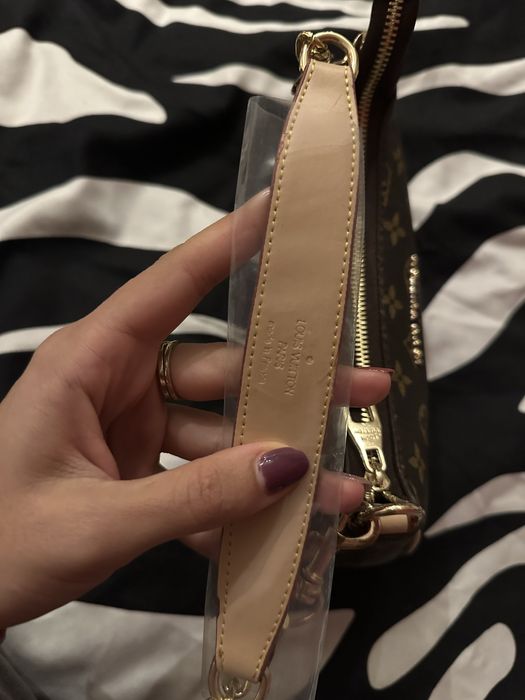 Louis Vuitton малка чанта