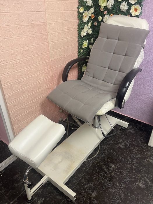 Стол за педикюр