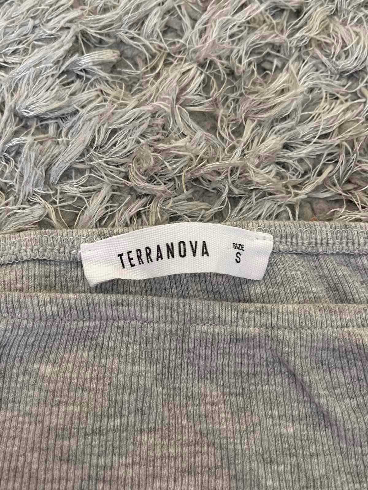 Kъса блузка  Terranova