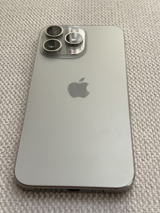 Iphone 15 pro max „Natural Titanium”