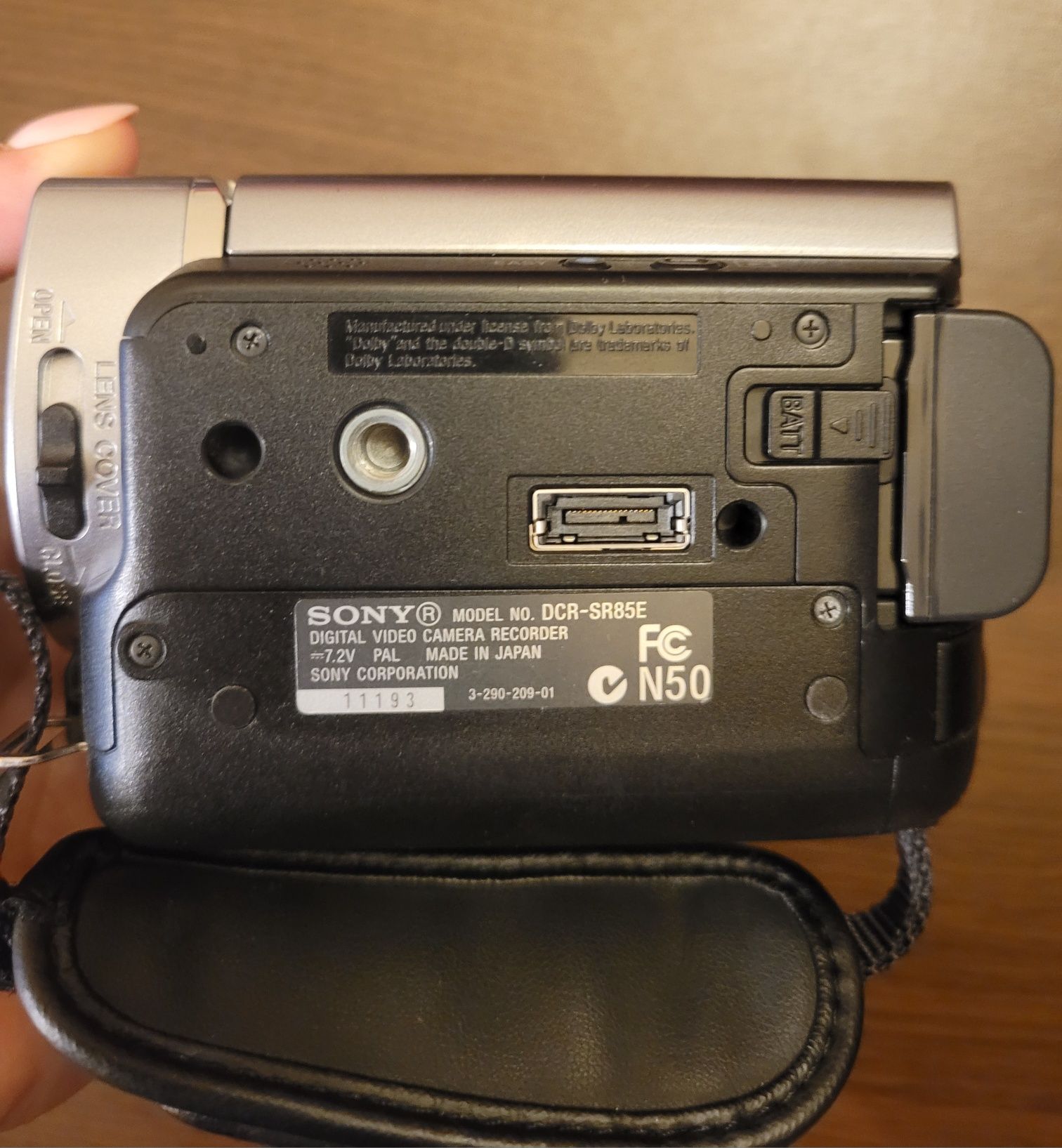 Камера Sony DCR-SR85E