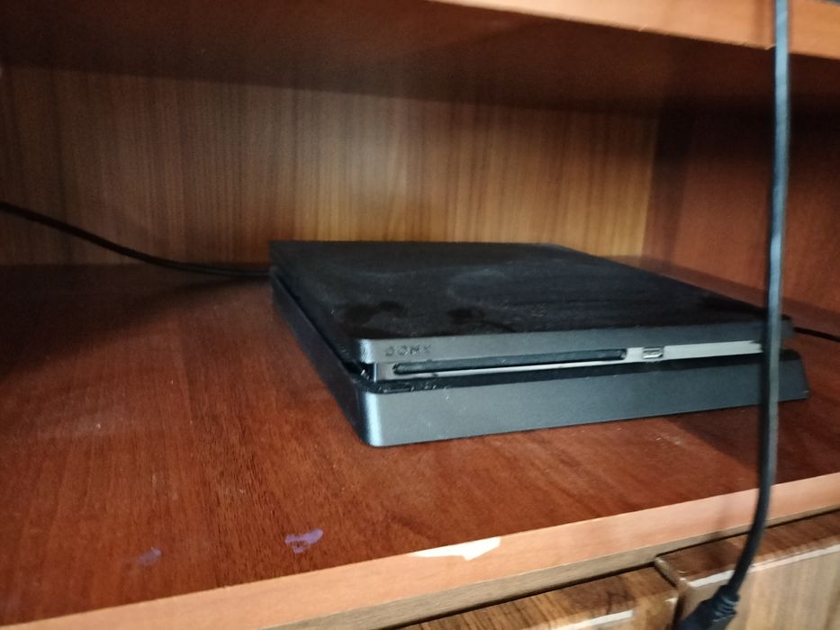 Пс4 Слим 1 тб. Почти жана