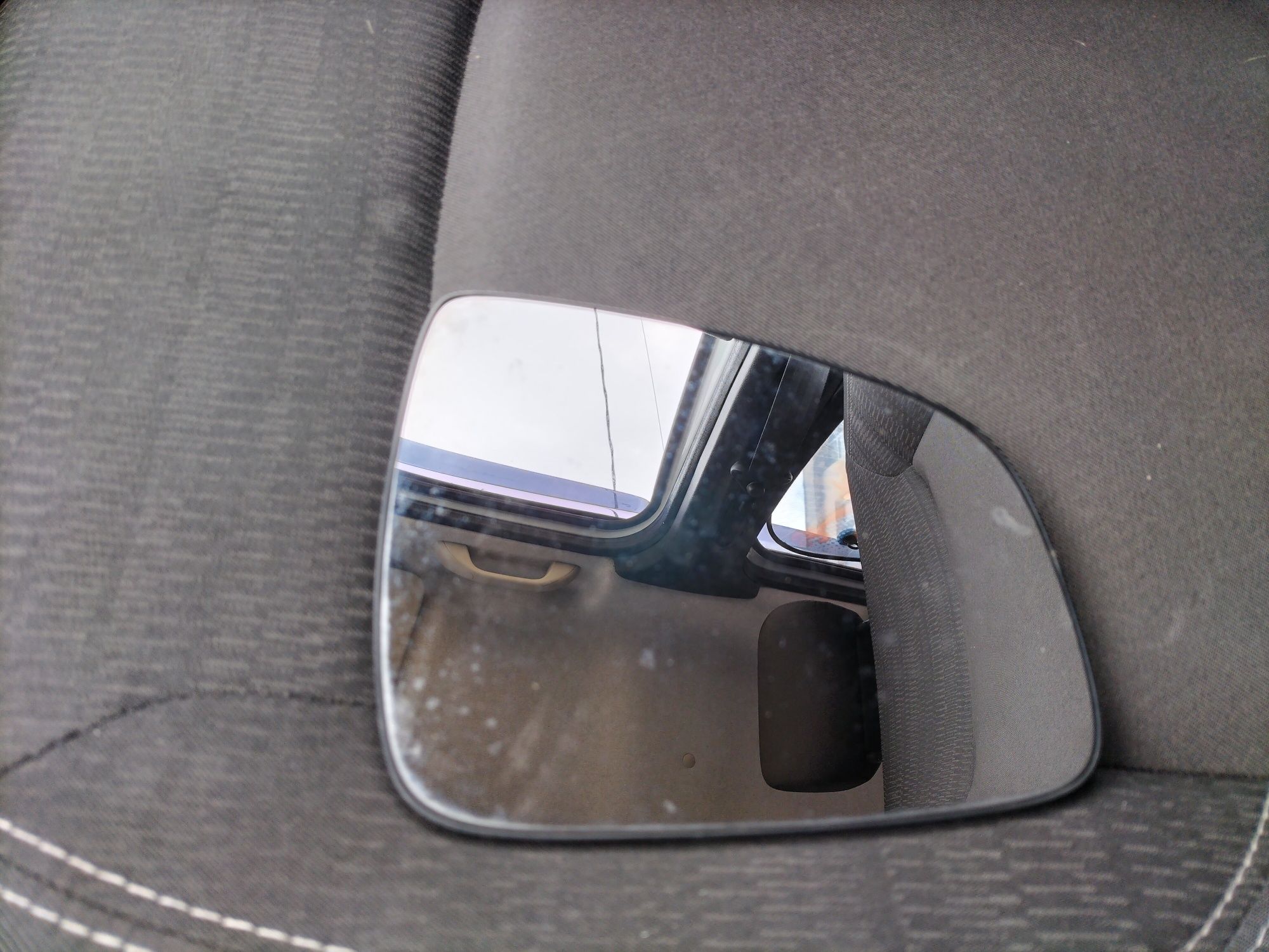 Sticla oglinda Dacia Logan