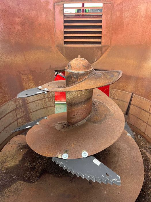 Фуражораздаващо ремарке Trioliet 12 м³ – Самотоварене и кантар + Видео