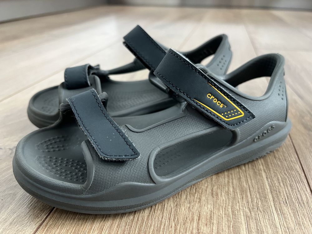 Crocs J1 32-33 sandale copii