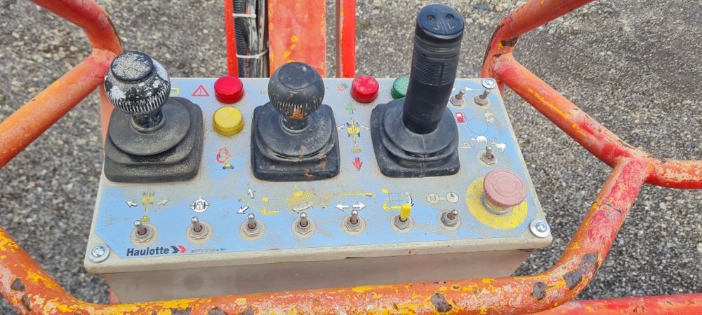 Nacela cu Brat articulat Haulotte de 26m