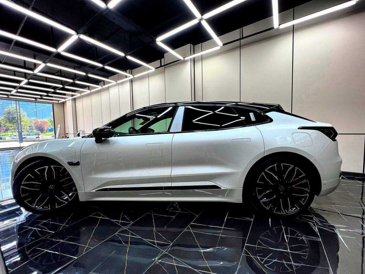 Zeekr 001 You Z-Sport version