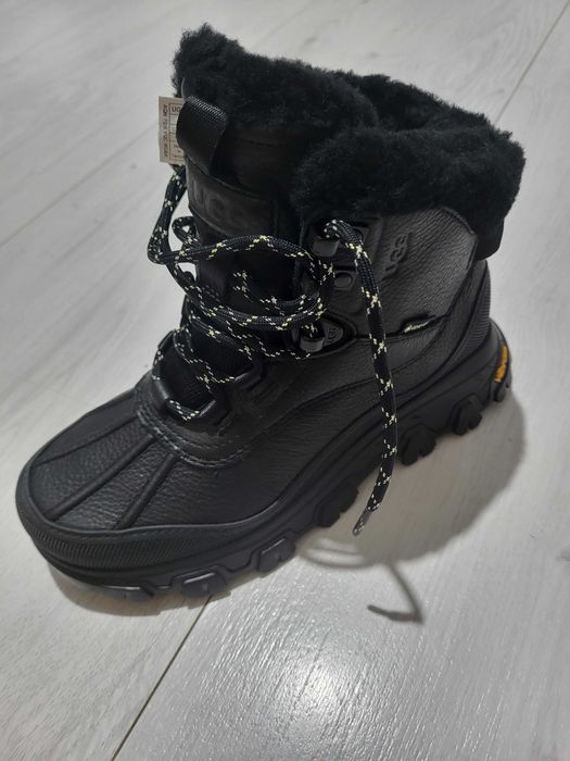 Vand UGG Adirondack Meridian Hiker marime 37 NOI