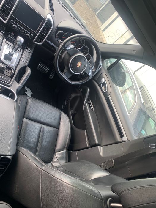 Dezmembrez porsche cayenne gts 3.0tdi crca 7p perne plafon negru
