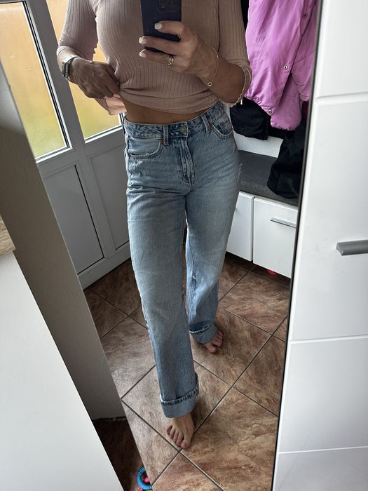 Blugi Stradivarius  cu manseta jos ff practici si comozi