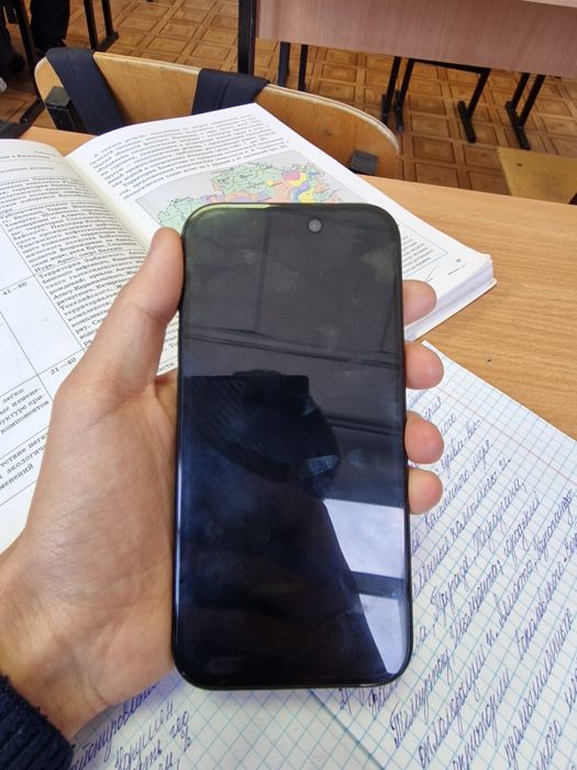 Айфон 15 почти новый