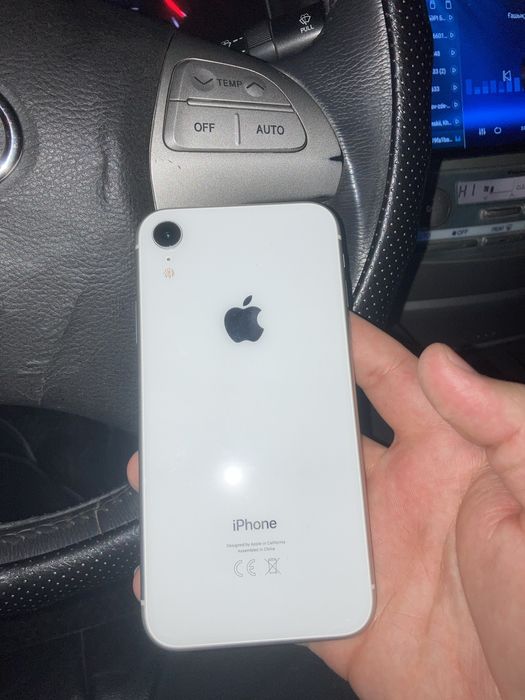 Айфон хр 64гб с каробкой