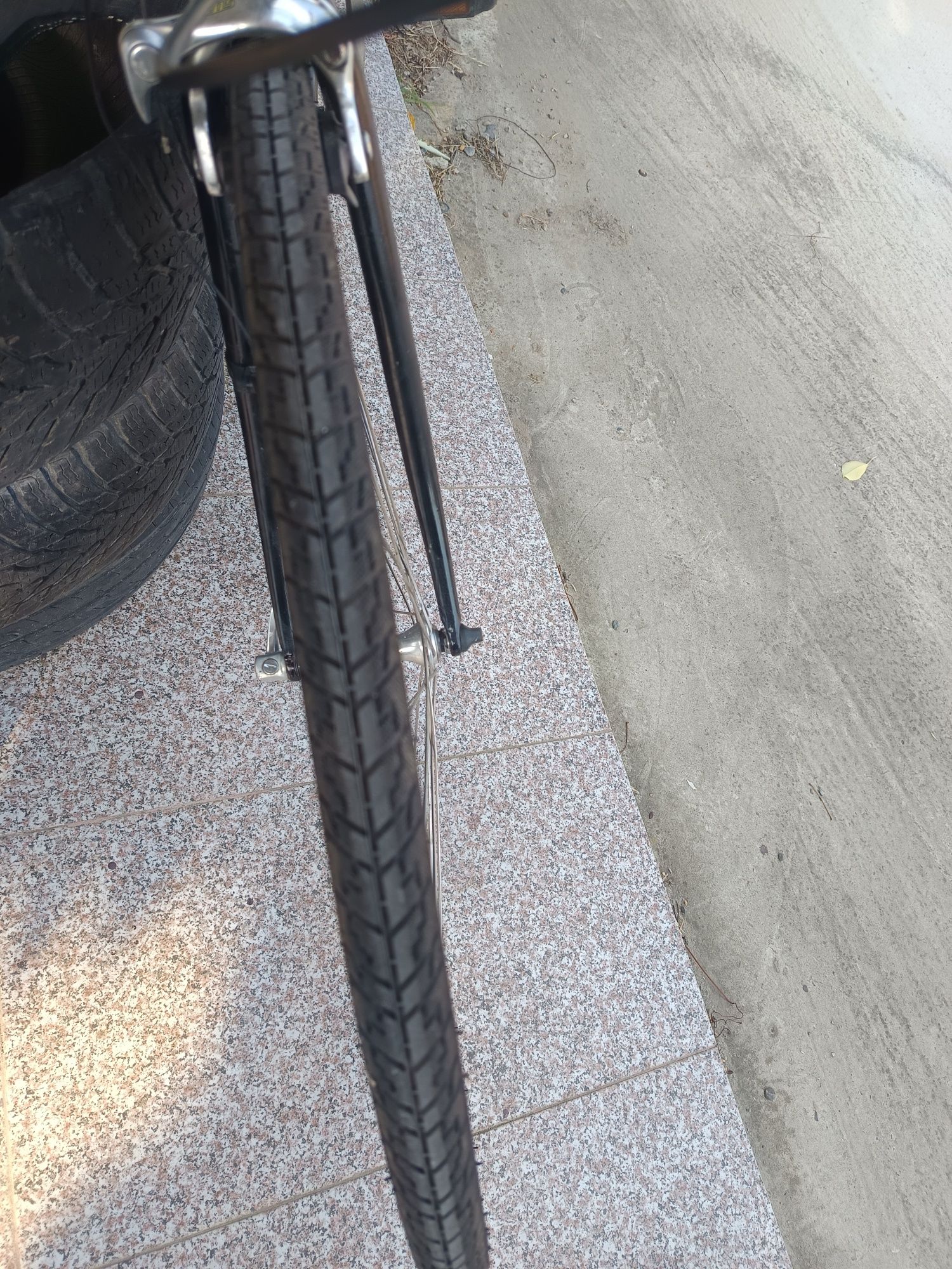 Bicicleta cursiera marca sab, cauciucuri noi, schimba bine, frane bune