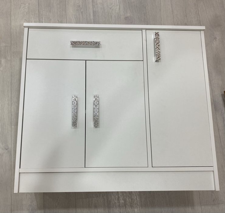 Продам новый белый комод