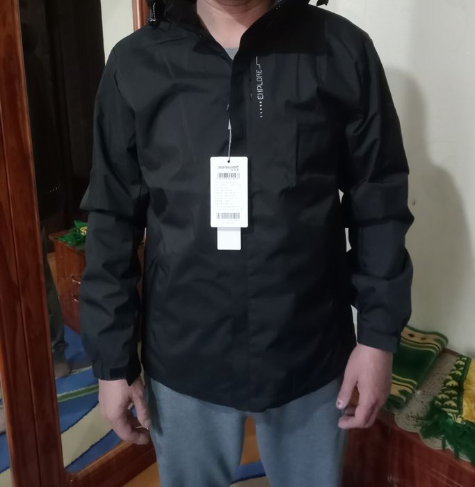 Продам ветровку новая