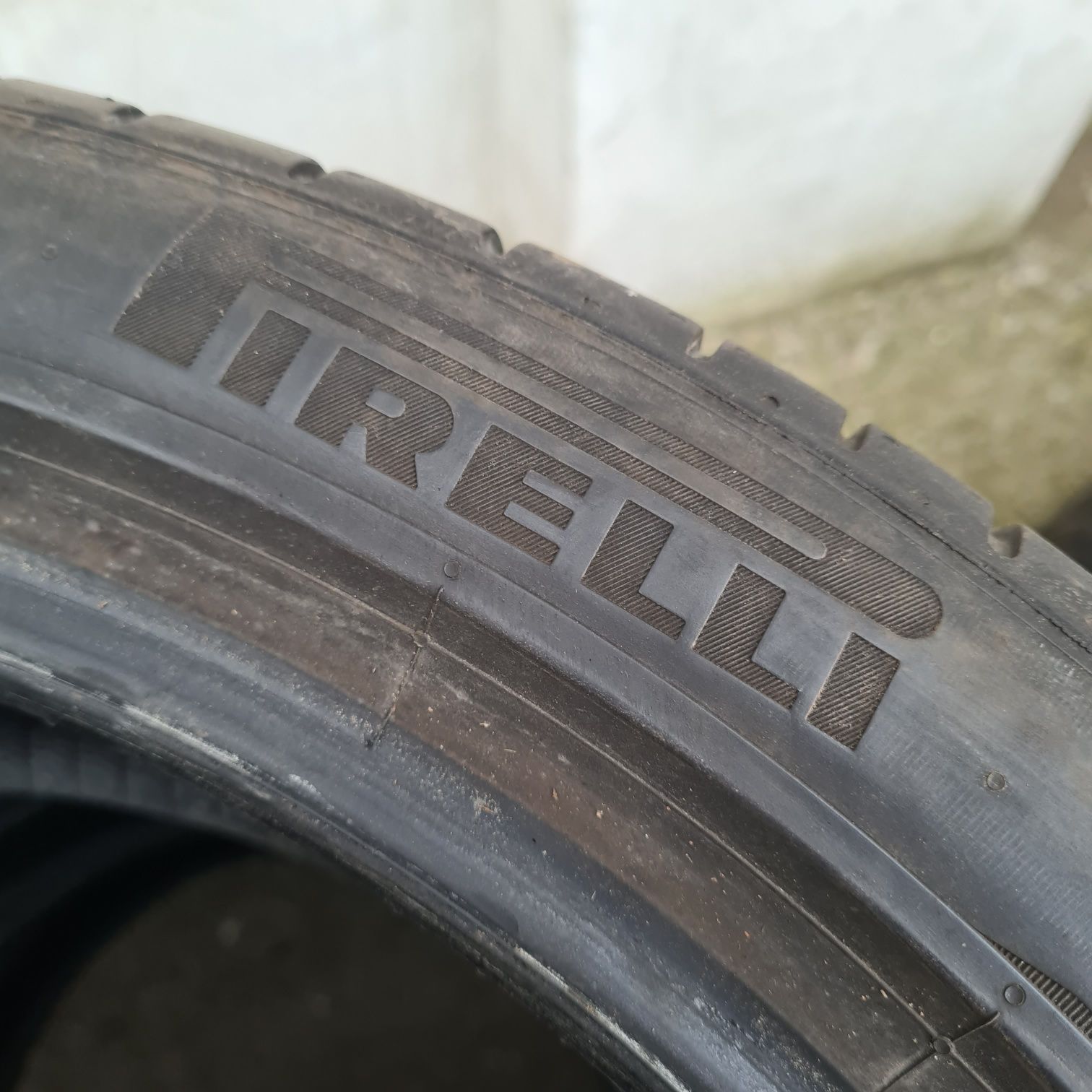 4x 255/40/21 VARA PIRELLI PROFIL 6MM DOT 2021 Stare impecabila