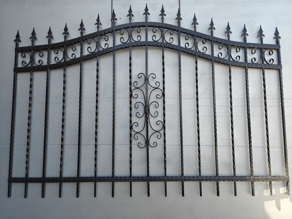 Gard fier forjat/alte confecții metalice la comandă