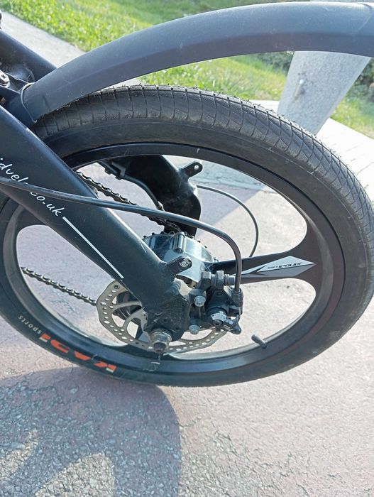 Bicicletă electrică deosebită 2 moduri Accelerație manuală si Asistată
