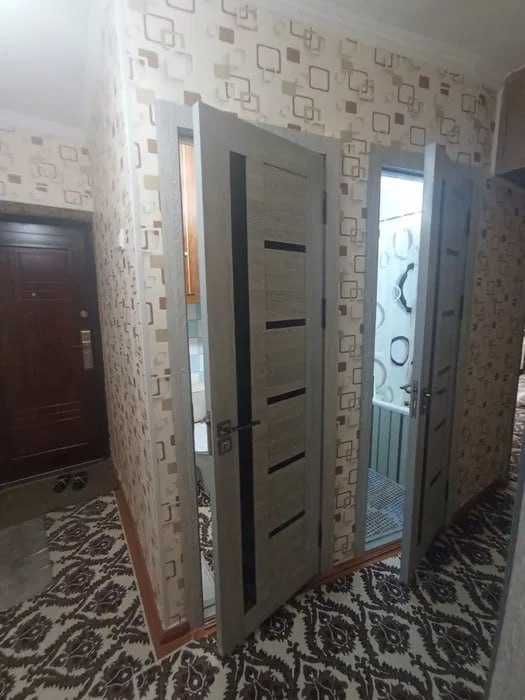 Сдаётся в долгосрочную аренду 2х ком 2 этаж 4 этажный дом. метро Новза