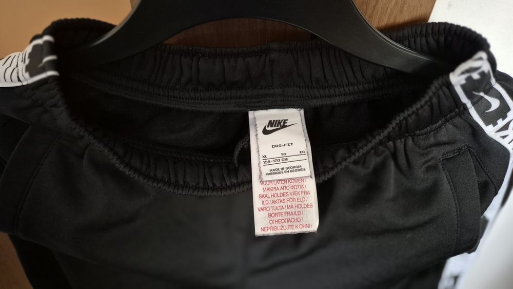 Pantaloni trening Nike adolescenți
