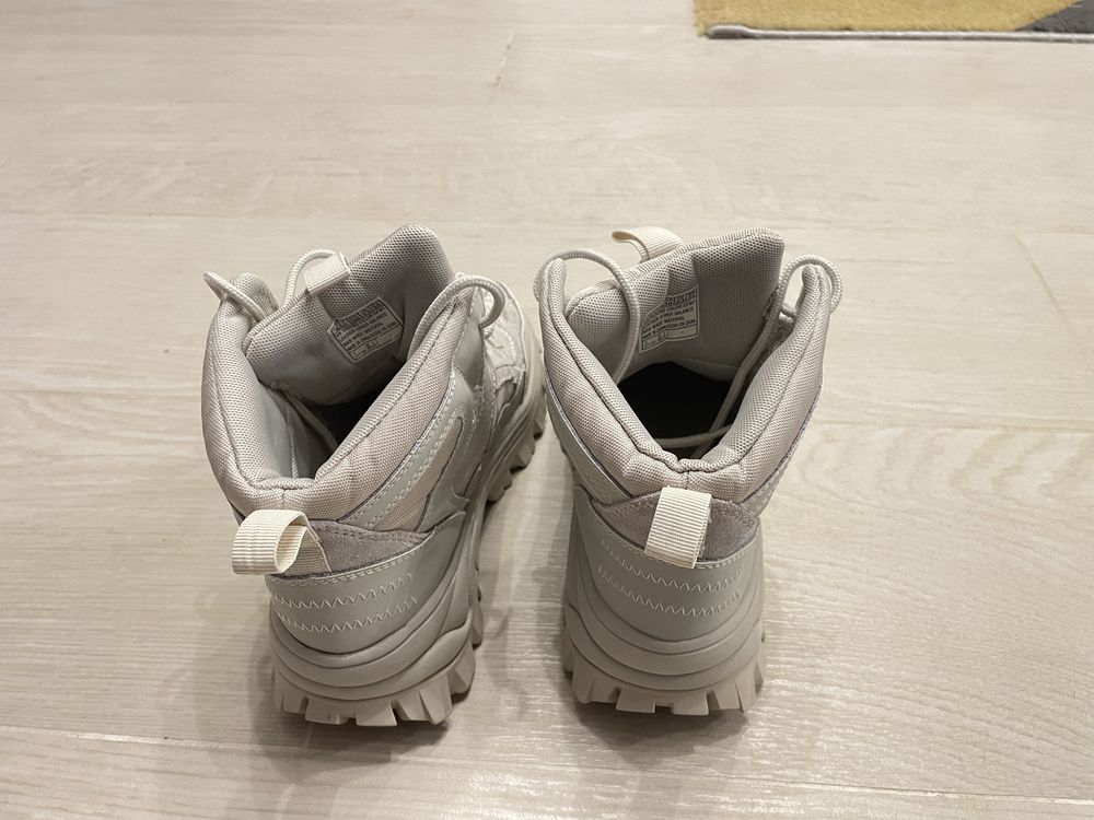 Ghete Sketchers