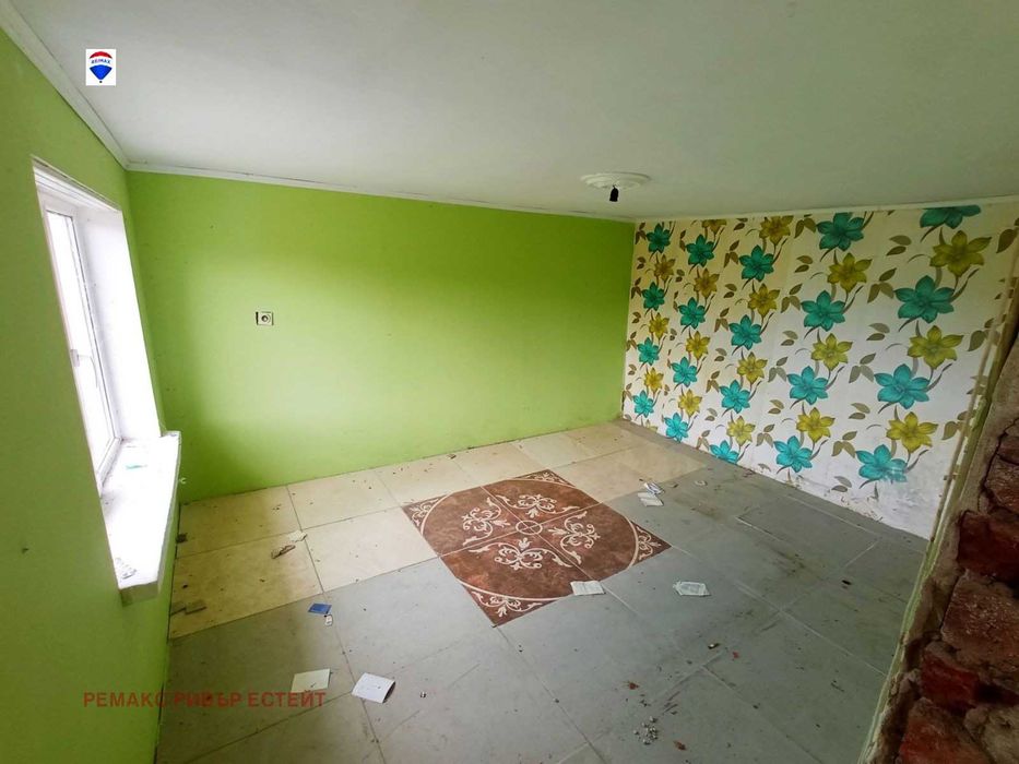 Продава се Къща в с. Бъзън, Област Русе - 119 кв.м за 302 €/кв.м - Снимка #6