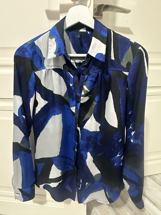 Рубашки от Benetton и Zara и костюм брючной от H&M