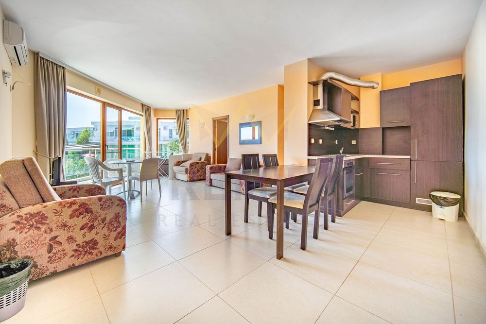 Продава се Тристаен апартамент в Балчик - 91 кв.м за 1000 €/кв.м - Снимка #3