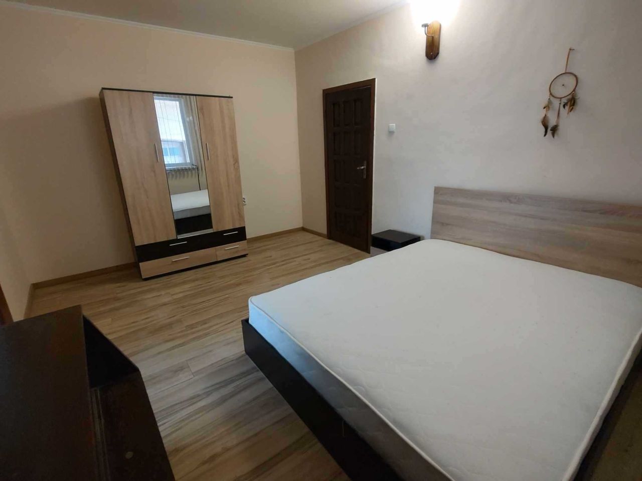 Продава се Тристаен апартамент в Добрич, Център - 80 кв.м за 1078 €/кв.м - Снимка #3