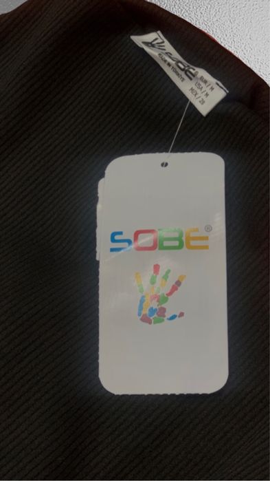 Къса черна рокля с дълъг ръкав