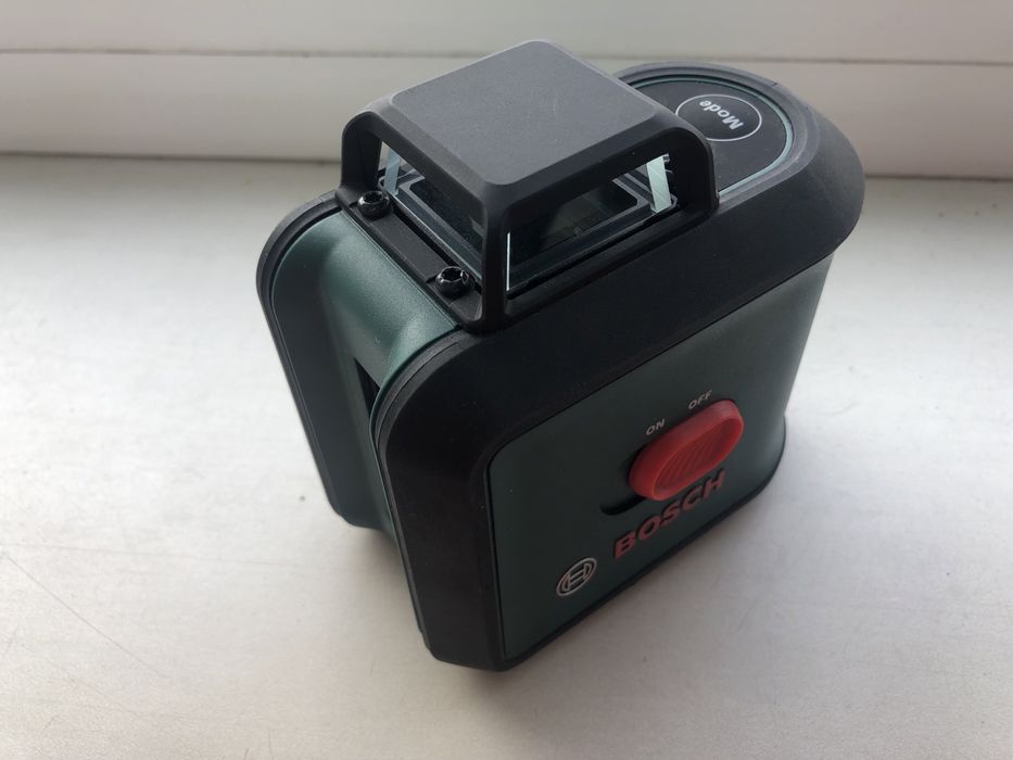 Nivela Laser universal level 360 pret 450 lei laser si husa